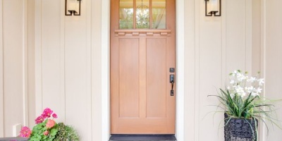 Drzwi zewnętrzne a bezpieczeństwo domu - co warto wiedzieć?